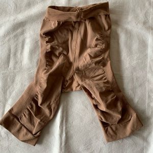 Donna Karan Slim Tummy Control Shapewear Shorts - Small